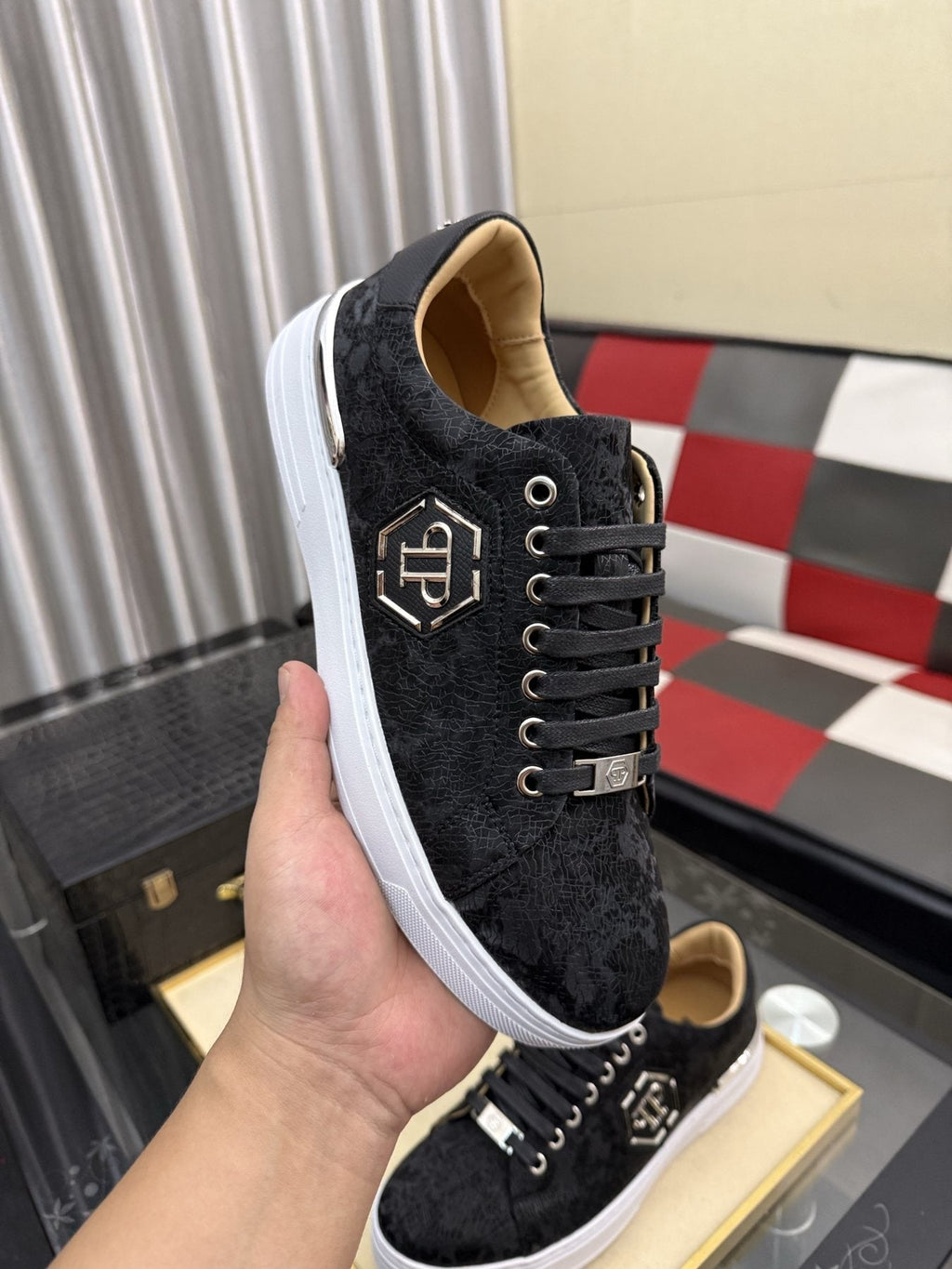 Philipp Plein Emblem Low-Top Sneakers
